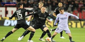 Soi kèo Barcelona vs Frankfurt